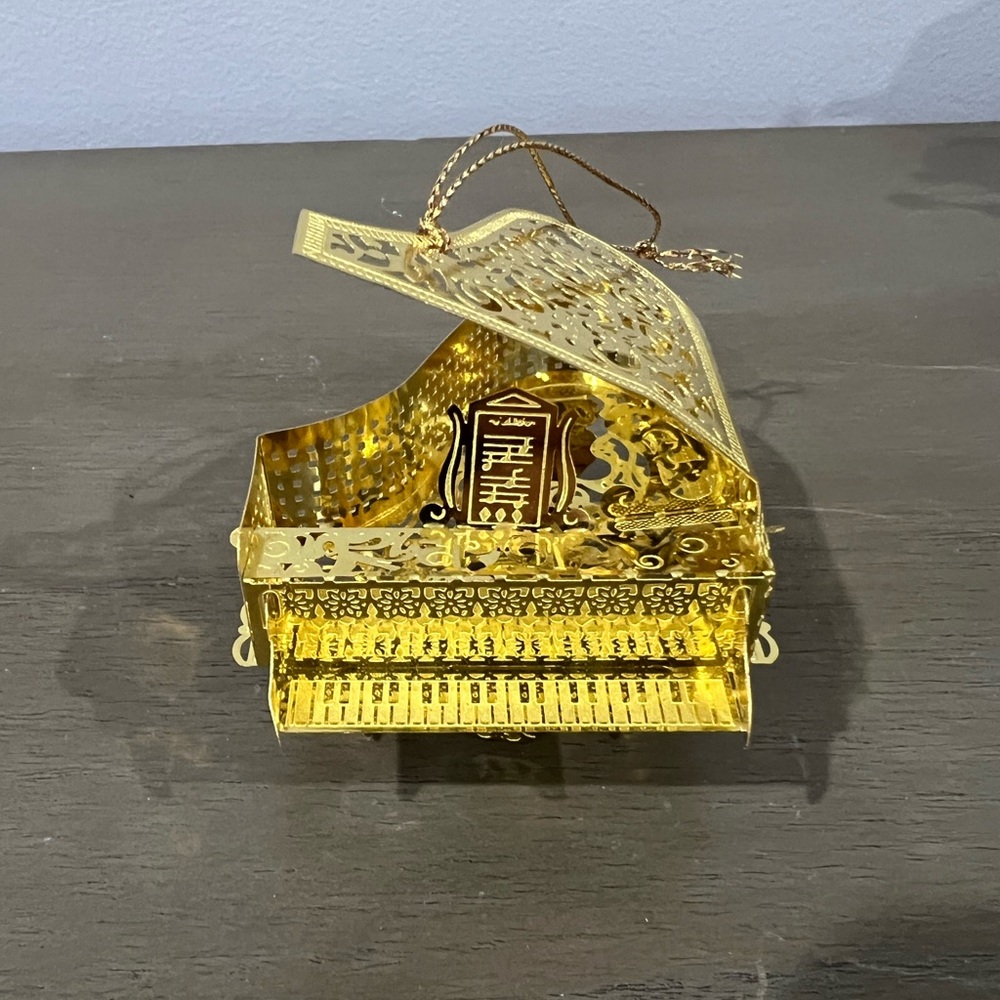 Vintage Filigree Gold Tone Metal Baby Grand Piano Ornament 3”
